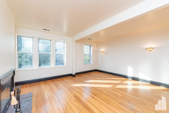 Building Photo - 3945 N Christiana Ave