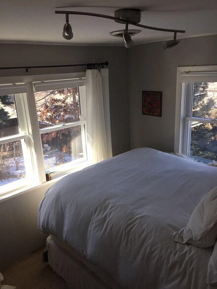 Building Photo - 925 Grandview Ave