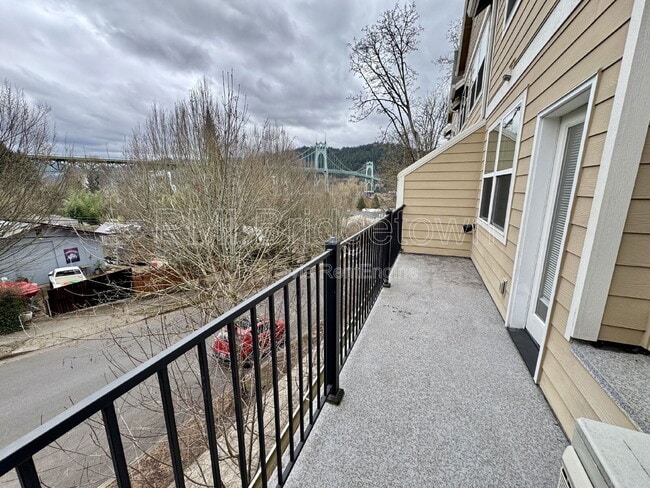 Building Photo - 8804 N Edison St