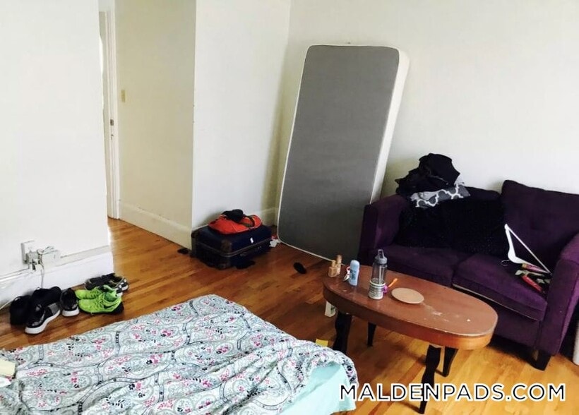 Building Photo - 349 Pleasant St