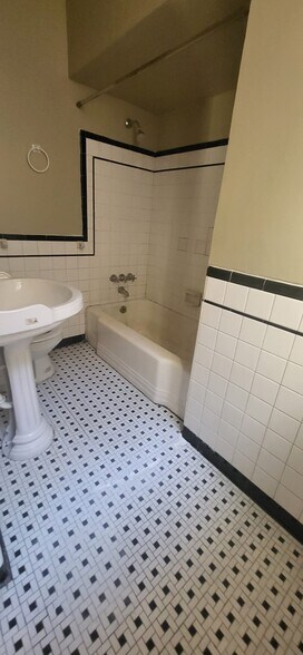 Building Photo - 41 S McLean Blvd