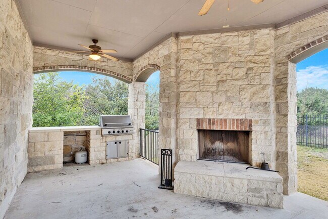 Building Photo - 7017 Via Dono Dr