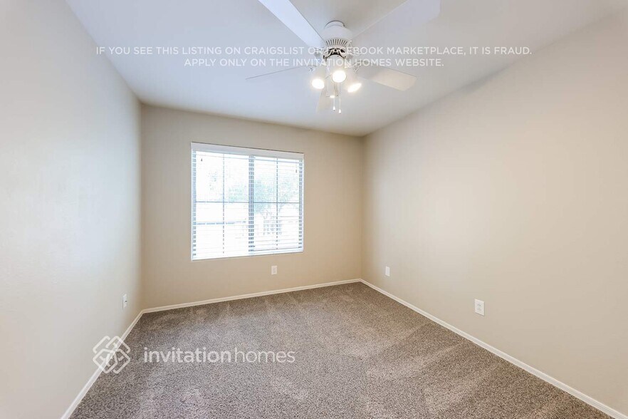 Building Photo - 3525 E Linda Ln