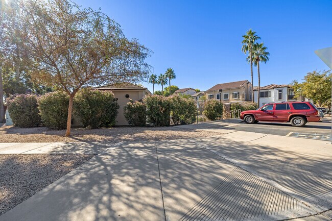 Building Photo - 4233 E Jasper Dr