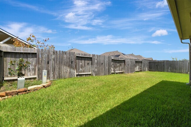 Building Photo - 18226 Russett Green Dr