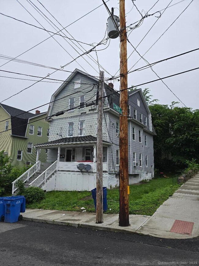 Primary Photo - 23 Stiles St