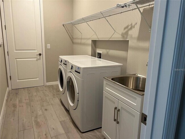 Building Photo - 9265 Tequila Sunrise Dr
