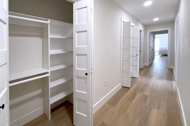 Building Photo - 10826 Moonlight Dr