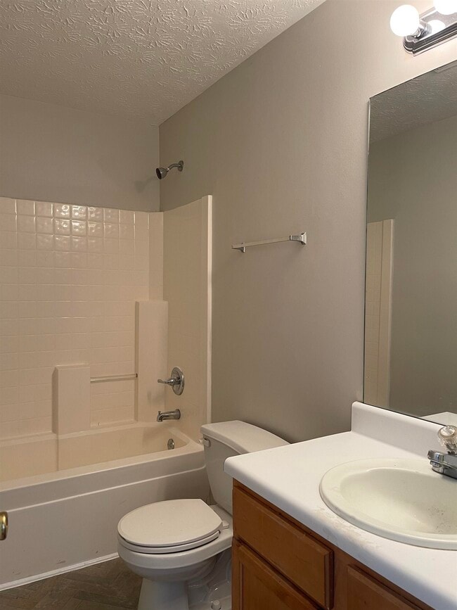 Building Photo - 347 Parkview Manor Dr
