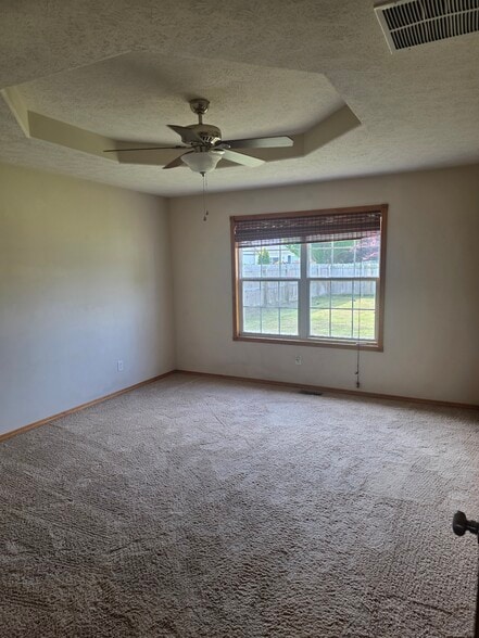MBR - 4798 W Kingsbury St