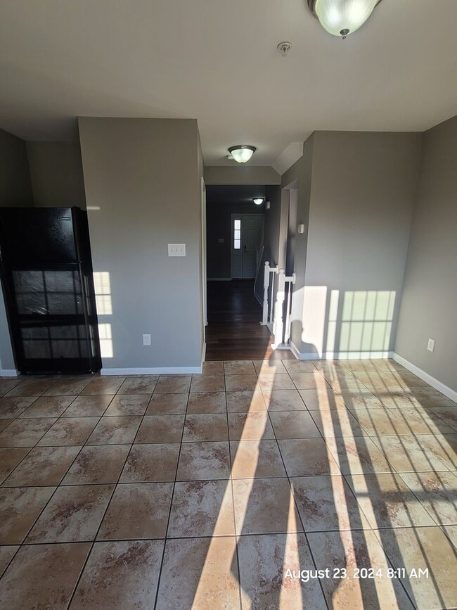 Building Photo - 3 Bedroom Townhouse For Rent in Waynesboro