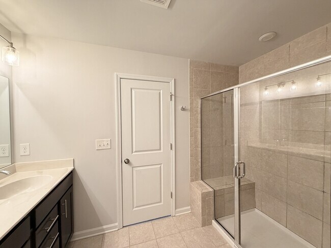 Building Photo - 5879 Wheeler Ridge Rd