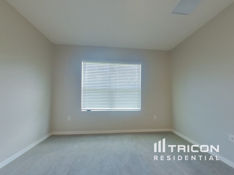 Building Photo - 27944 Arrowhead Cir
