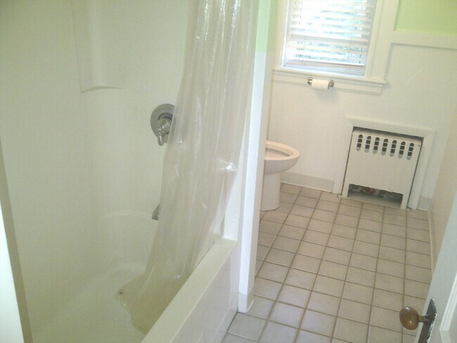 Building Photo - 1133 Beacon St