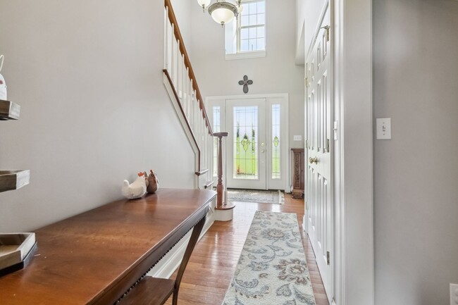 Building Photo - Effortless Charm in Over 3,000 Sq Ft of Li...
