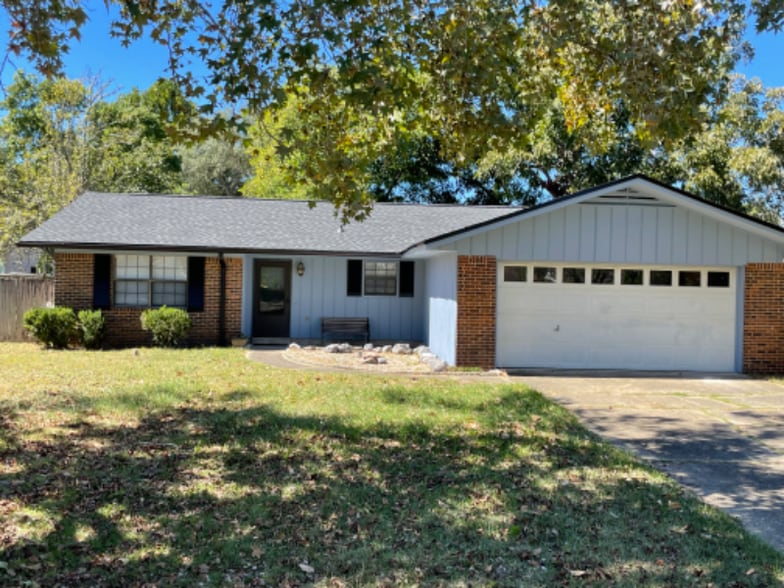 Building Photo - 85 7th St