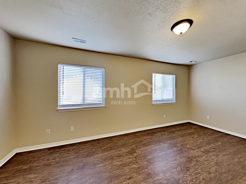 Building Photo - 5397 S 4200 W