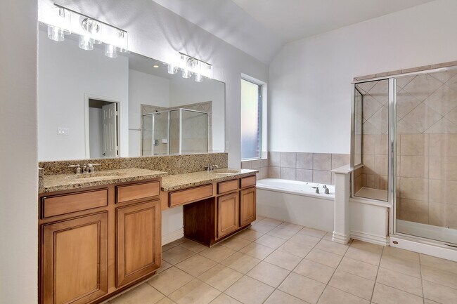 Building Photo - 27 Frontera Cir