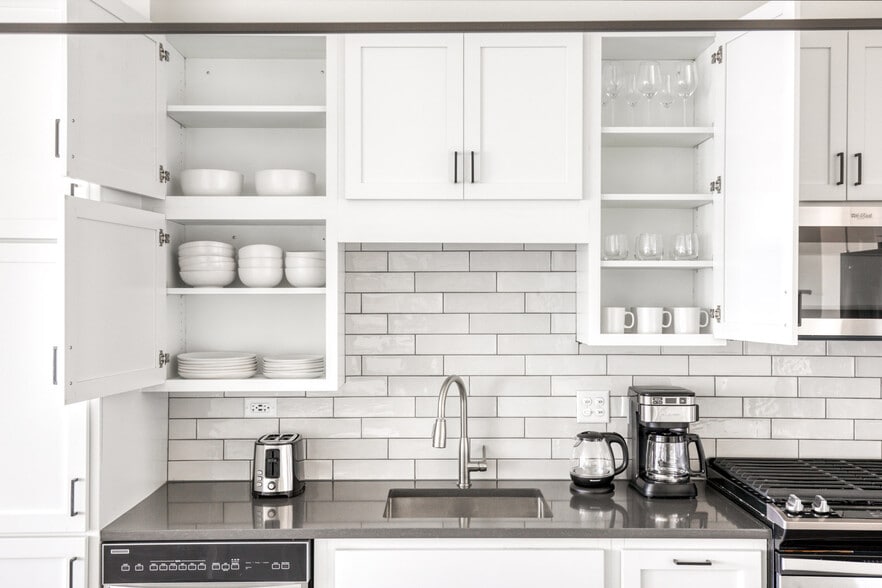 Building Photo - 100 N Addison Ave