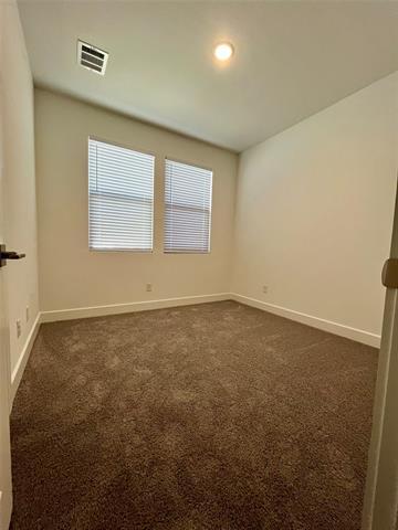 Building Photo - 725 Sunflower Trl