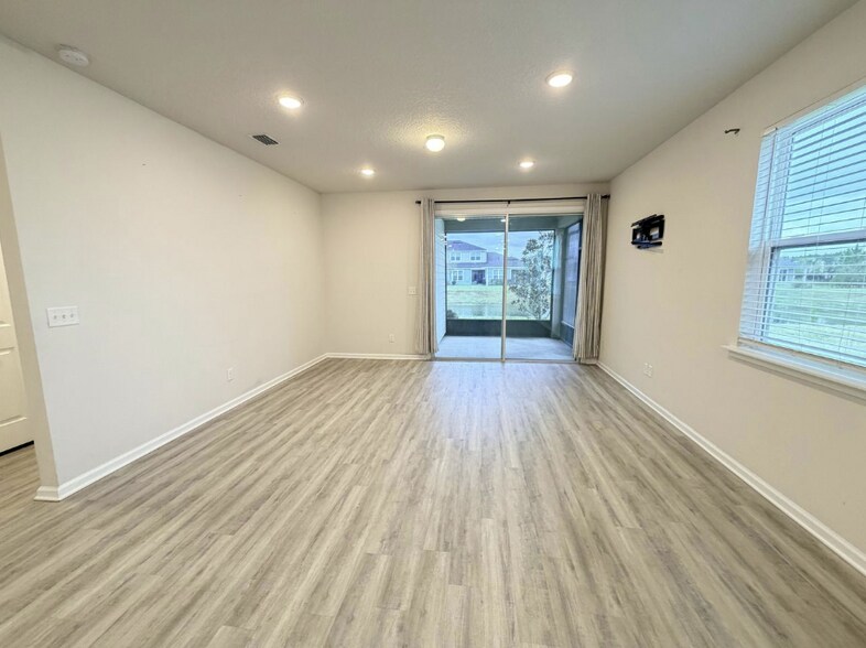 Building Photo - 162 Cedar Elm Way