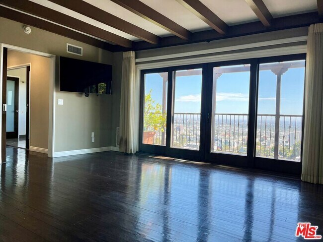 Building Photo - 6910 Los Tilos Rd