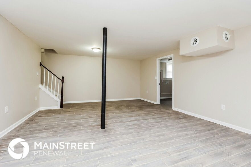 Building Photo - 226 Grandview Dr