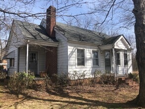 Building Photo - 902 Bringle Ferry Rd