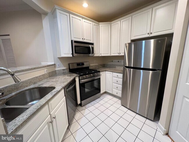 Building Photo - 1320 N Wayne St