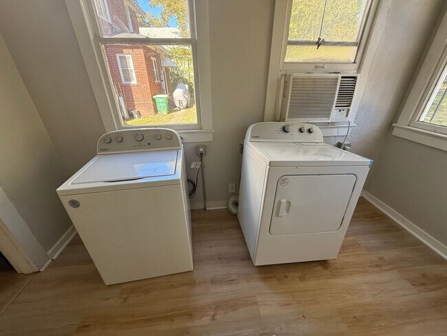 Building Photo - 1923 S Izard St