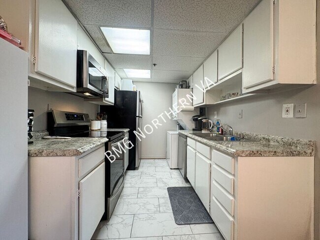 Building Photo - 5911 Edsall Rd