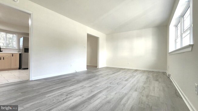 Building Photo - 356 Mockingbird Ave