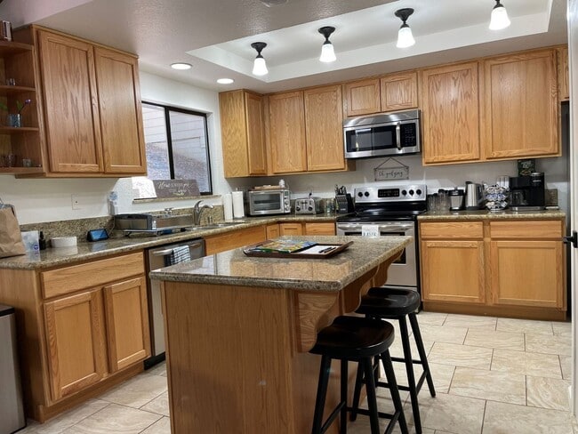 Building Photo - 3 bedroom, 2 bath remodeled home in Lake Wildwood, Penn Valley, CA 95946