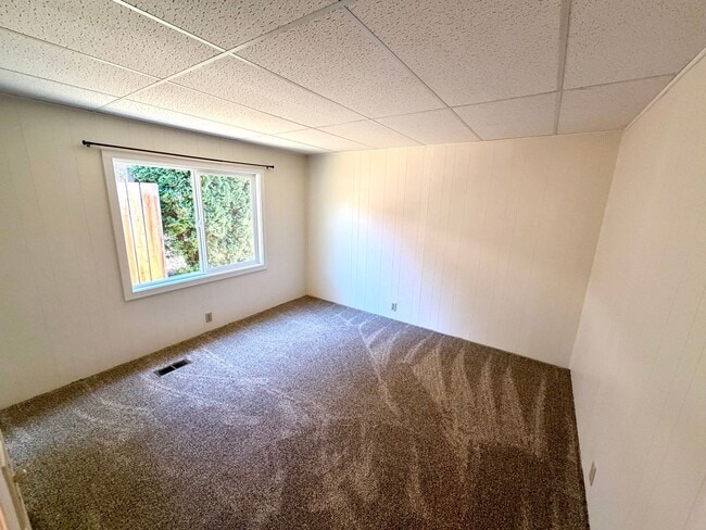 Building Photo - 63515 Grand Rd