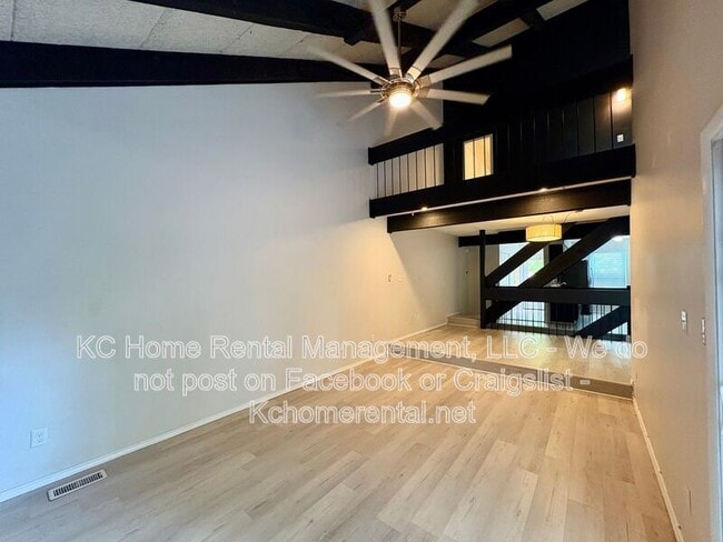 Building Photo - 8027 N Stoddard Ave