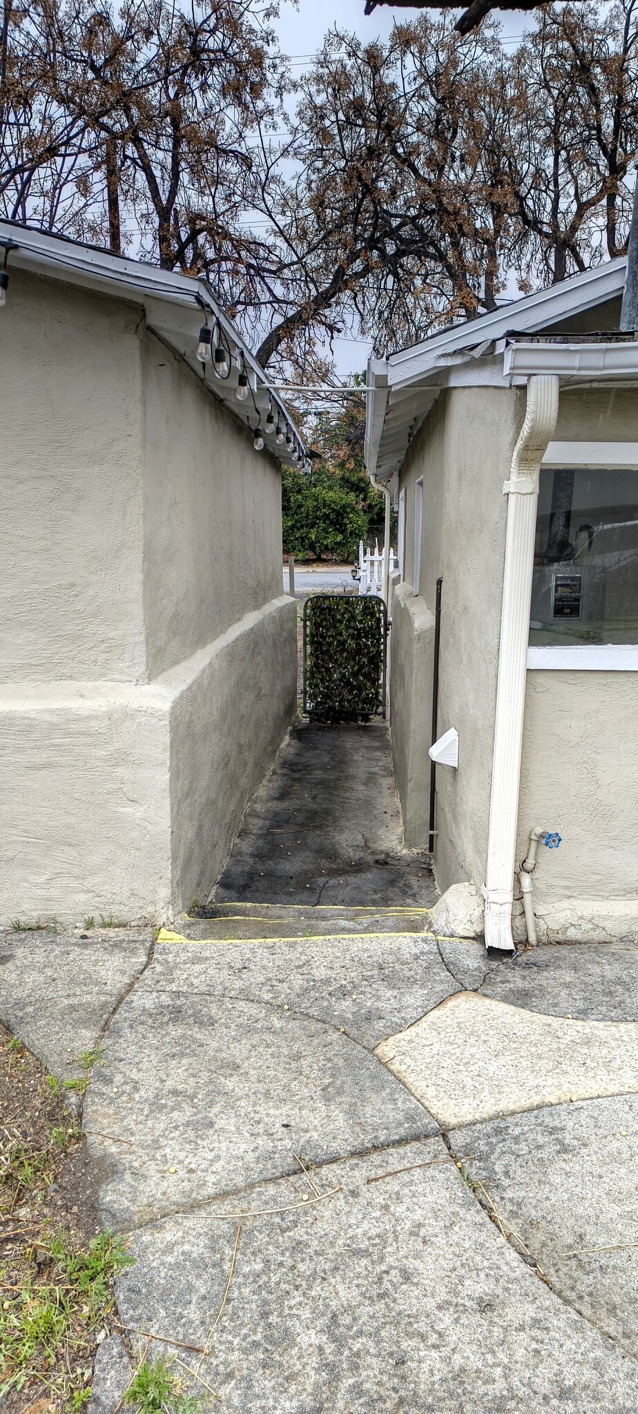 Building Photo - 1720 San Bernardino Ave