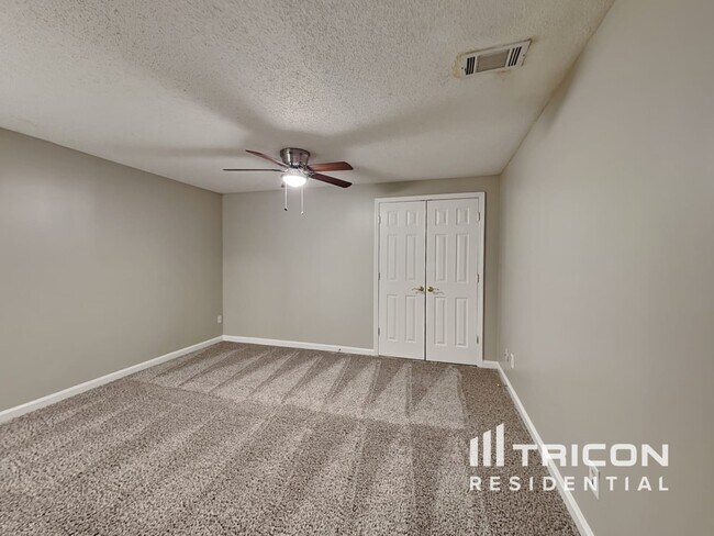 Building Photo - 220 Pepperdine Way