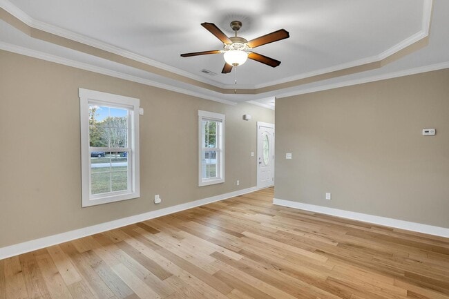 Building Photo - Beautiful 3 Bedroom with bonus in Sneads Ferry