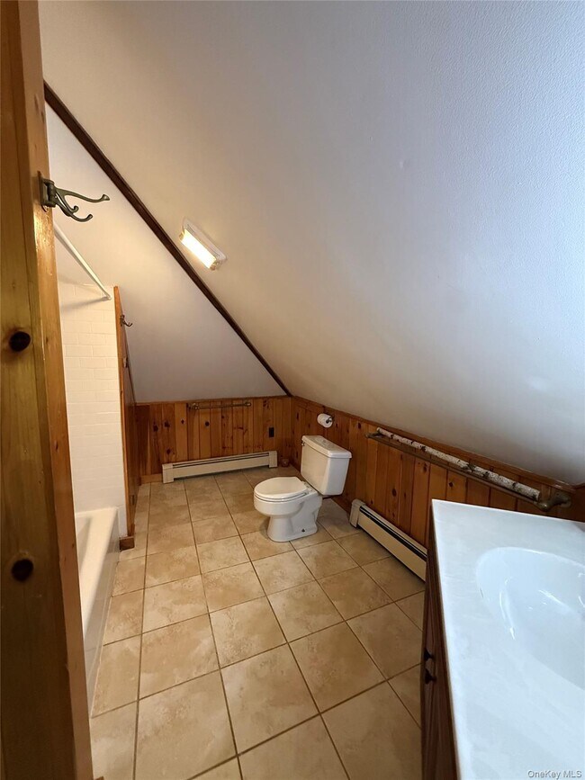 Building Photo - 104 E Main St