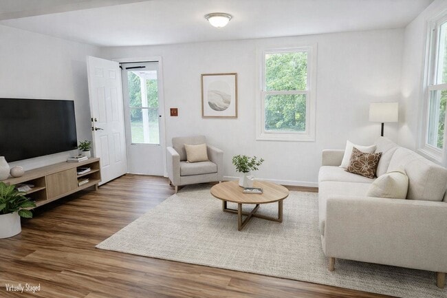 Building Photo - N96W16350 County Line Rd