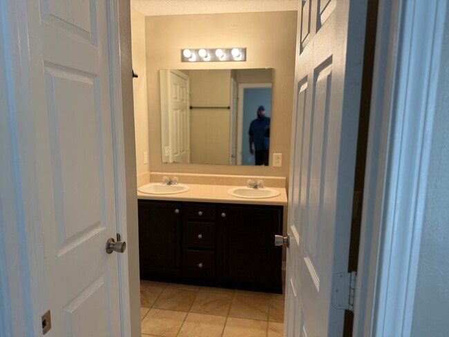 Building Photo - 5301 Fargo Ct