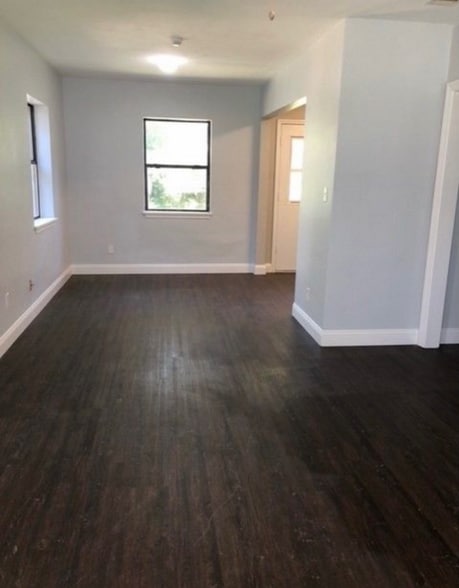 Building Photo - 2113 E Dellview Dr