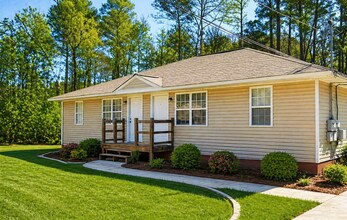 Building Photo - 668 Gardner Dr SE