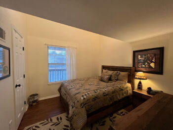 Building Photo - Lake view / Fully furnished town house