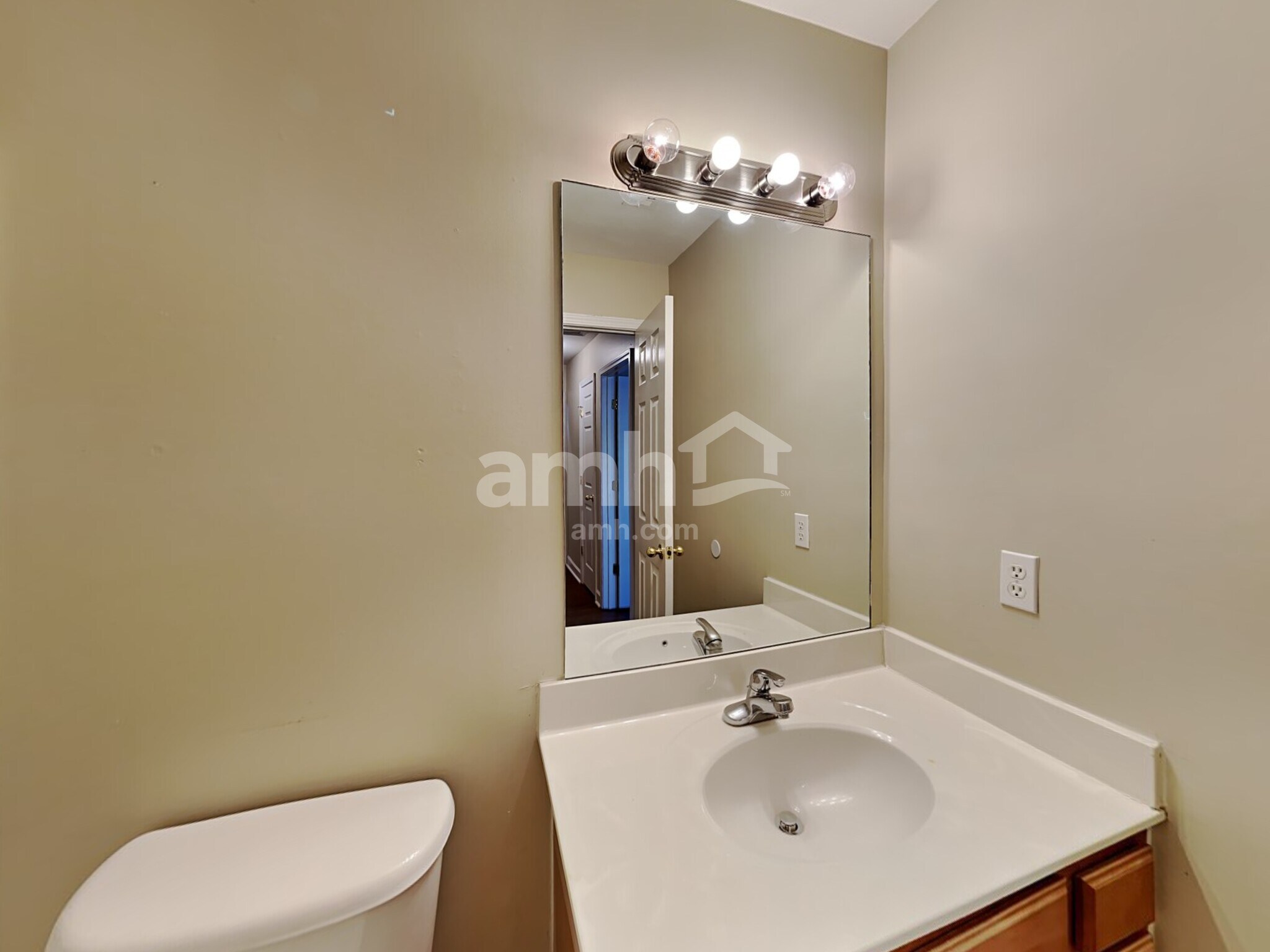 Building Photo - 1308 Chapman Ct