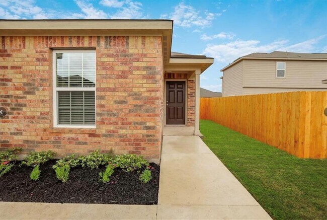 Building Photo - 301 Crescent Park Dr