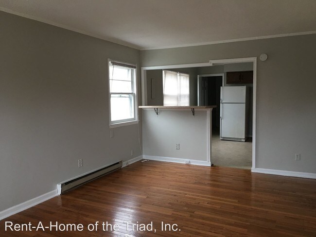 Building Photo - 3 br, 1 bath House - 1316 W. Meadowview