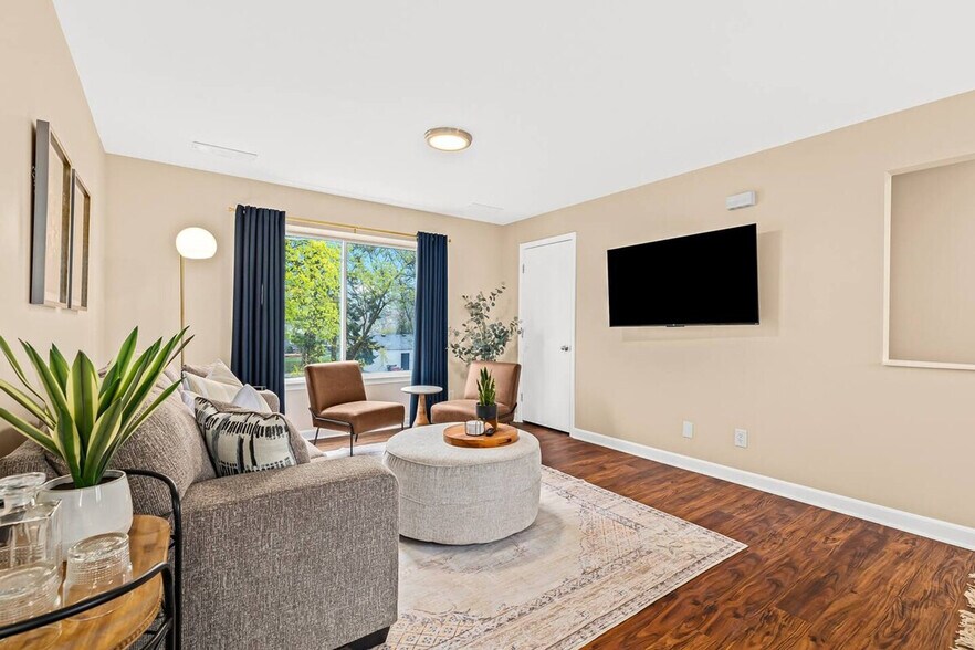 Building Photo - 18431 Sharon Ln