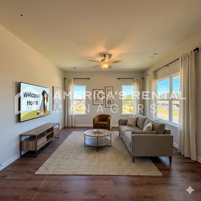 Building Photo - Southern Charm Meets Contemporary Style in Tuscaloosa! Sign a 13-month lease by 5/15/2026 and rec...