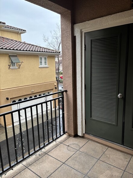 Building Photo - 3339 Monaghan St